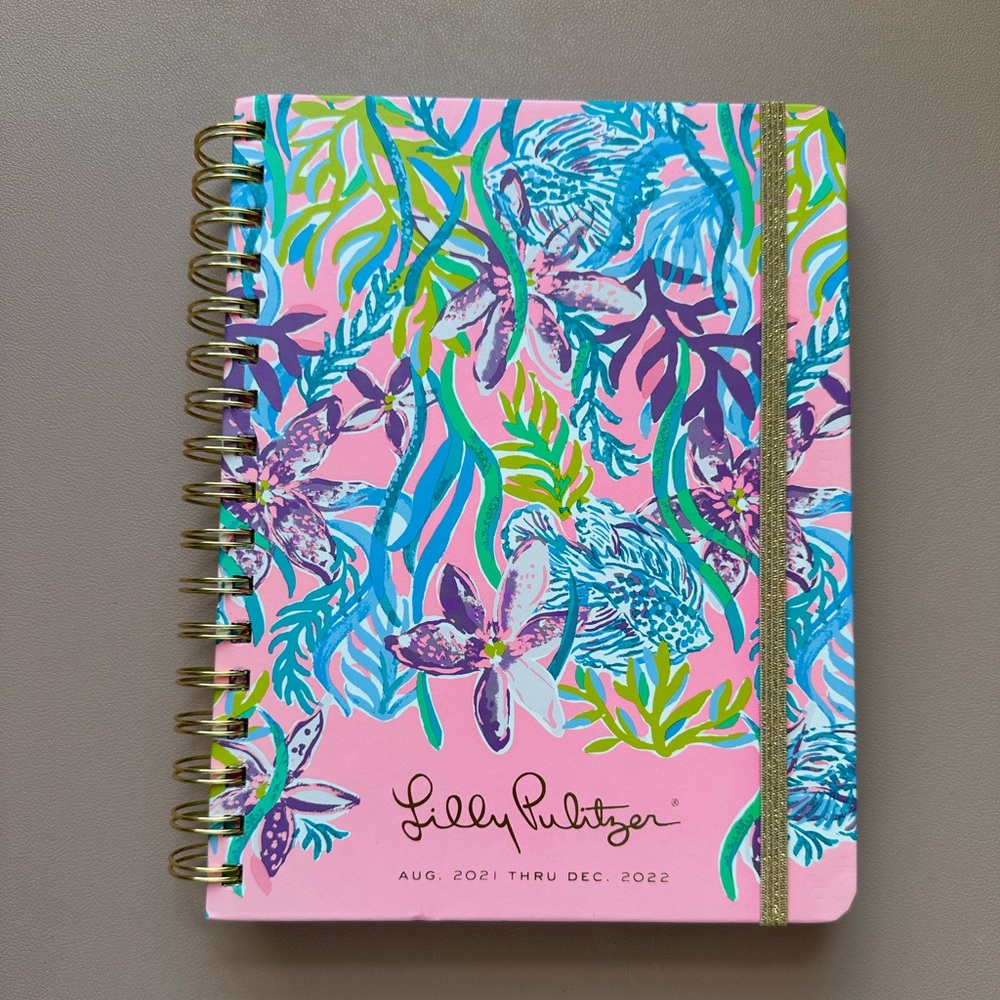 Lilly Pulitzer 17 Month Agenda/Planner Aug. 2021 - Dec. 2022